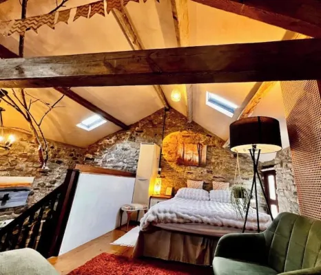The Hayloft Rustic Glamping Barn, Caldbeck Village Hotels in Wigton