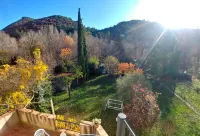 Charming gîte with private spa and river at the bottom of the garden. Baronnies Hotels in Mollans-sur-Ouveze