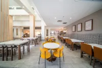 羅切斯特市區希爾頓花園酒店 - 早餐