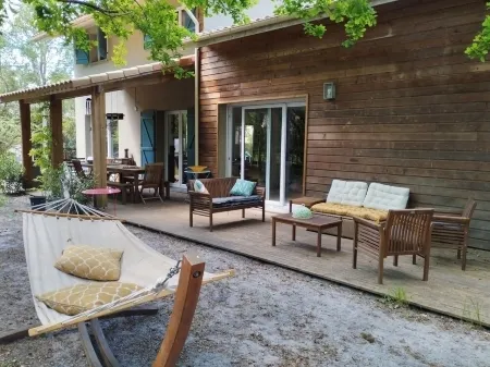 La Villa Varanguaise Lacanau Site Boisé Exceptionnel, au Bord du lac !