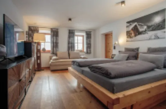 Exclusive flat 103 sqm, free ski & hiking bus directly from the holiday flat