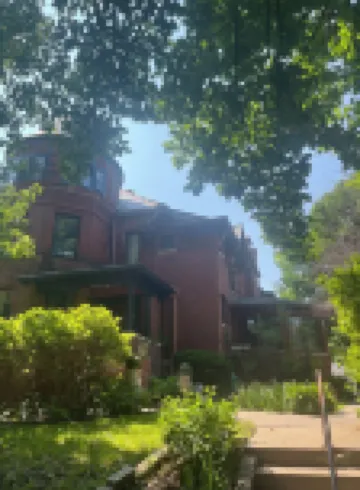 Historic Victorian - 2 queen size beds, with WiFi, AC, TV. Hotels in 