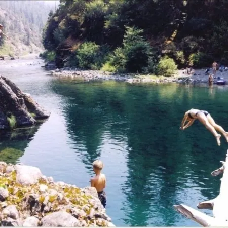 A Beautiful Vacation Awaits You on the Emerald Smith River!