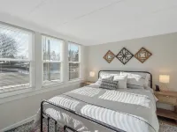 Charming 3-bedroom house in North Syracuse Hotels in Clay