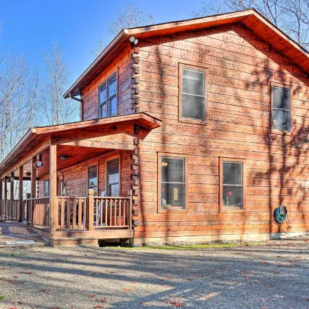 Wheelchair-Accessible Murphy Cabin w/ Fire Pit!