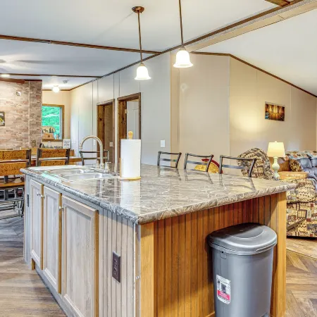 Peaceful Pittsburg Home: 4 Mi to Lake Francis!