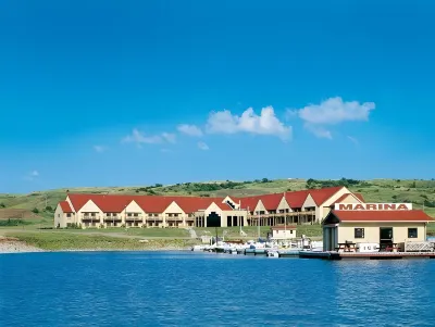 Cedar Shore Resort Hotels near South Dakota Hall of Fame