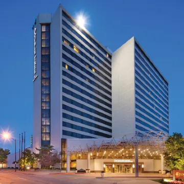 DoubleTree by Hilton Hotel Tulsa Downtown Hotels near Downtown Tulsa