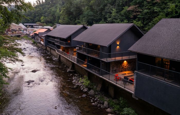 Historic Rocky Waters Inn, A Small Luxury Hotel