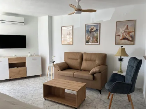 Studio in Torrox Costa, 2 minutes walk from the beach and the promenade