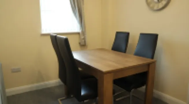 Luxury 1 bedroom open Plan apartment with free internet services