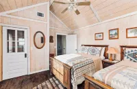 Rancho Vista Cabin - Frio - Garner - Sleeps 10
