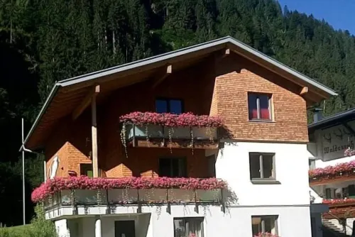 Quiet, centrally located vacation apartment in the middle of the Montafon mountains.