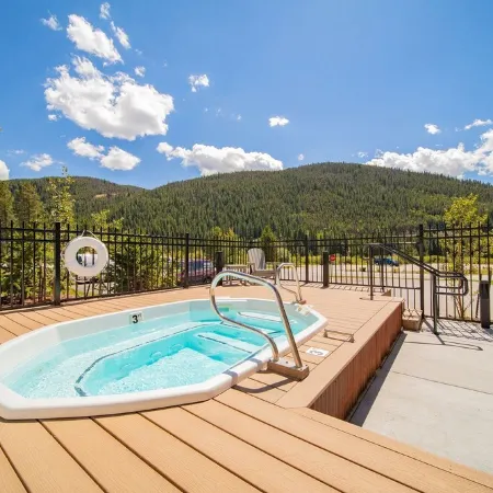 1-bedroom Luxury Ski Retreat in the Heart of Keystone with free electric charger