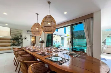 รูปภาพของ8 Bedroom Luxury Pool Villa near Golf Courses