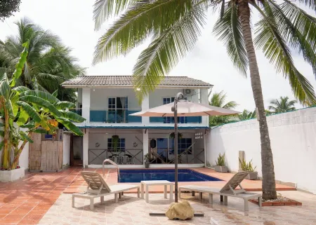 Tropical 3 BR/3 BA beach Villa w pool, WiFi, & AC in beautiful Santa Veronica! Отели в г. Хуан де Акоста