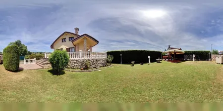 Casa La Huertina for 8 people Отели в г. Сьеро