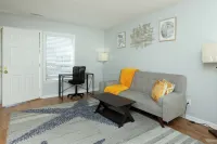 Fully Renovated 2 bdrm/2.5ba near UNC & Weaver St!