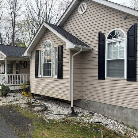 Charming 3BR - 2BA Comfy Home Near Beach, fun & relaxation-Perfect Getaway Spot!