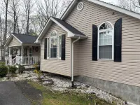 Charming 3BR - 2BA Comfy Home Near Beach, fun & relaxation-Perfect Getaway Spot!