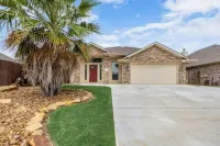 Aggie Escape  4BR+Fire Pit + Yard Games Near A&M