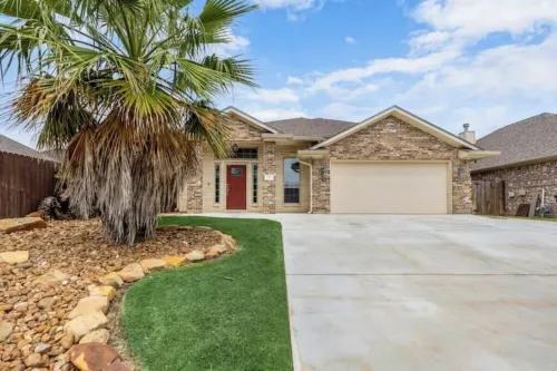 Aggie Escape  4BR+Fire Pit + Yard Games Near A&M