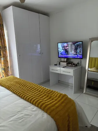 Blissful stay Отели рядом с достопримечательностью «Peter Mokaba Stadium»