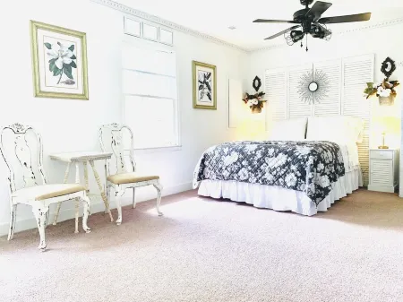 The Gardenia Suites in The Heart of Spring Hill-A