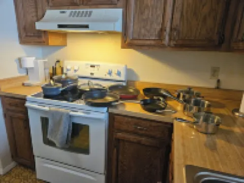 Cozy apartment on the western slope. Pet friendly.