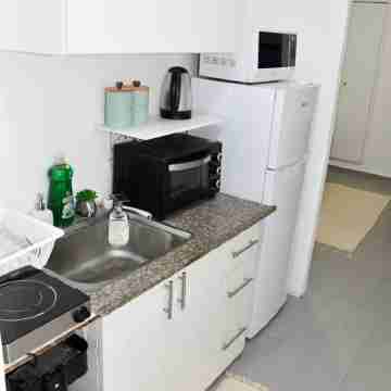 Cozy Studio Apt. BEST location in Tel Aviv.Between Carmel Market and the Beach Others