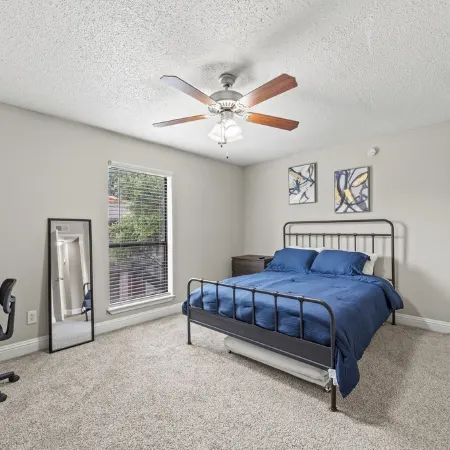 Stylish 1BR + pool Walk to Bars & Bites in the heart of Addison