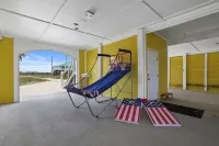 Luxury Beach Front Home - Beautiful Views