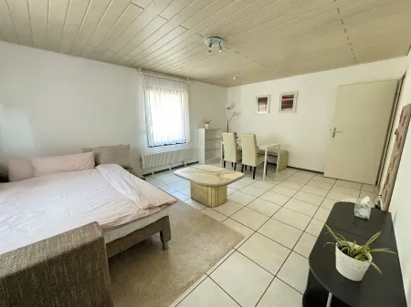 H&H Home - Quite and Central Apartment near Park in Sindelfingen Отели рядом с достопримечательностью «ЗЕНЗАПОЛИС ГмбХ»