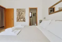 Villa in residence with swimming pool. Relaxation and comfort 5 minutes' drive from the sea