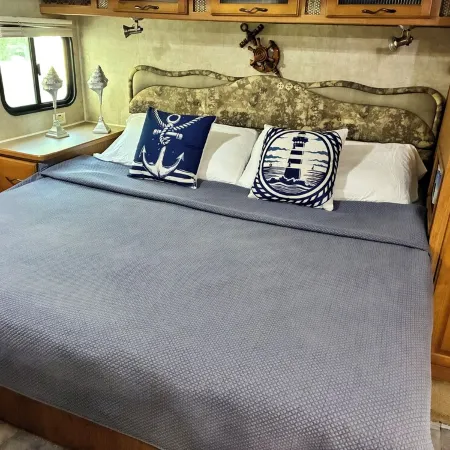 Cozy 1-bedroom mobile home with AC, WiFi in enchanting Key Largo
