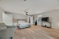 Charming house in welcoming Denton with. EV charger