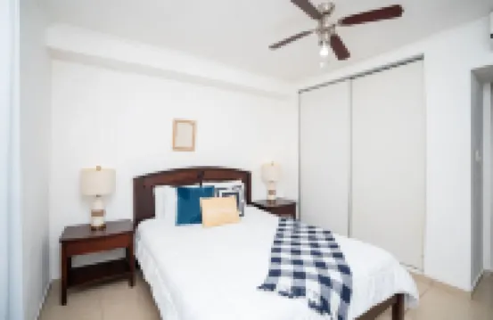 ¡A 1 Cuadra de la Playa! Apartamento en Condominio, Playa Tamarindo