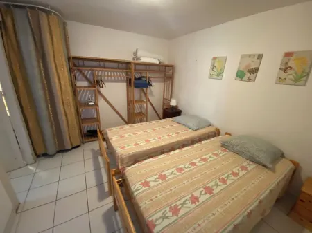 Apartment F2 CEZANNE garden level and private parking Résidence Les Platanes