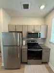 Cozy 1-bedroom apartment in enchanting Cedar Park with WiFi, fitness room