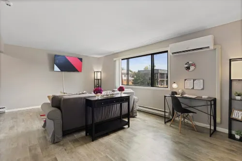 Cozy Apt Aurora/Sleeps 6/Free Wifi/Chgolnd_Area/Parking Hotels in Aurora