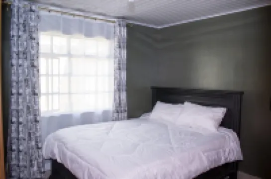 Exclusive Serviced 3 Bedroom Apartment