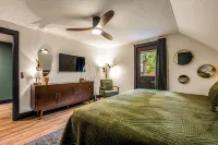 Modern A-Frame Cottage • Hot Tub • Beaver Lake Retreat