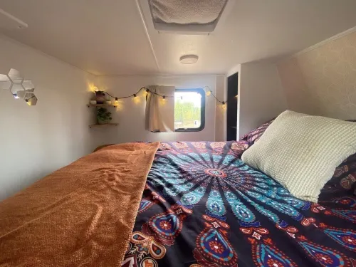 Stay in Grace: Beautiful Renovated Camper in Mountain Wine Country of Paonia