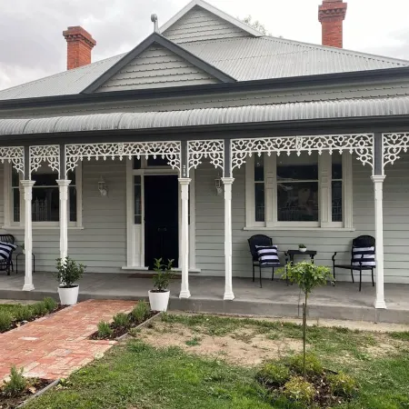 Daisy Cottage - 4 bedrooms, Close to CBD