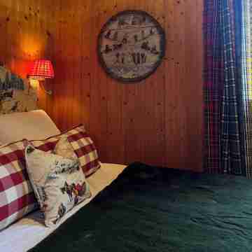 Small but Cosy Chalet With Great Views on Walking Distance From Gstaad Promenade Rooms