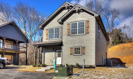 So Ready to Host You!Reduced Rates!Close to DW & Cal Ripken Fields! Perfection! Отели рядом с достопримечательностью «Зоопарк Рейнфорест Адвенчерс»