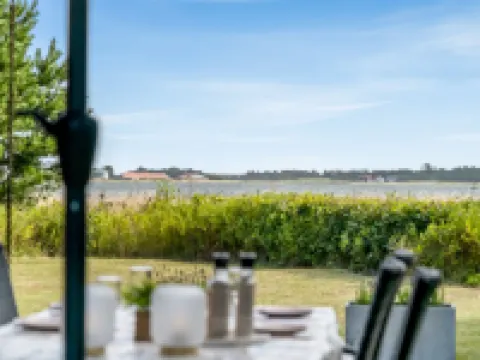 "Tayana" - 75m to the Fjord