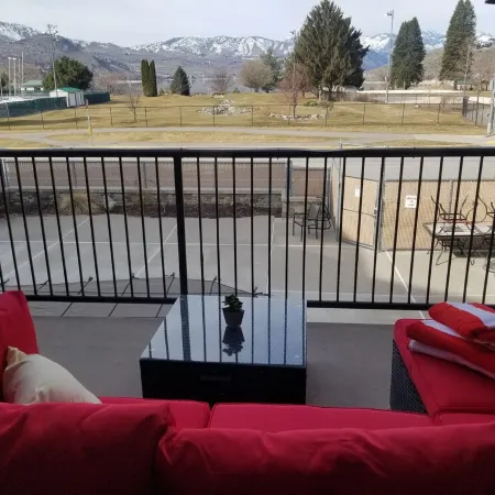 Lake View Condo across from the Public Park and Beach, Downtown Chelan!