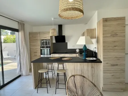 Villa with private pool, lentre_terre_et_mer Отели в г. Леччи