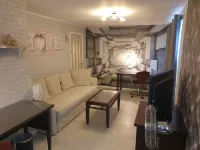 Spacious, Stylish Two-Bedroom Maisonette, Modern Amenities, Elegant Interiors